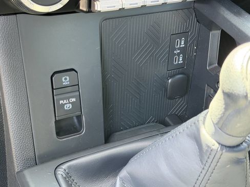 Used 2025 Toyota Tacoma SR AWD/4WD image 28