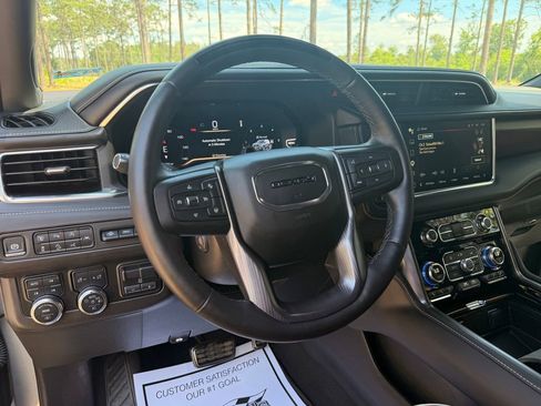 Used 2024 GMC Yukon XL Denali Ultimate AWD/4WD image 19