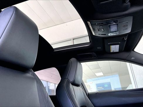 Used 2024 Lexus UX 250h FWD image 27