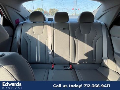 New 2025 Hyundai Elantra SEL image 27