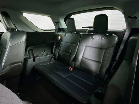 Used 2021 Ford Explorer XLT w/ Equipment Group 202A image 28