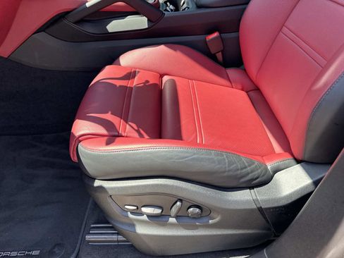 Used 2025 Porsche Cayenne GTS image 15