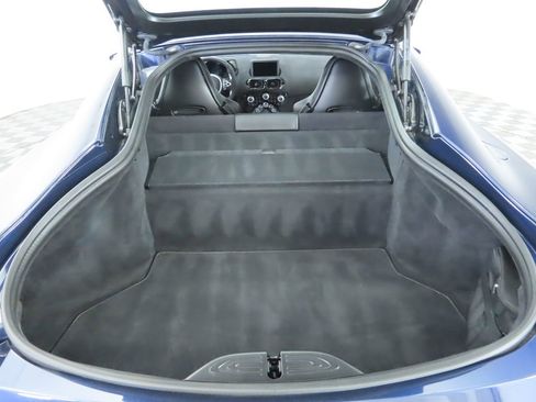 Used 2020 Aston Martin V8 Vantage Coupe image 25