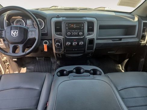 Used 2017 RAM 1500 Express AWD/4WD image 10