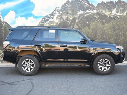 Used 2022 Toyota 4Runner TRD Off-Road Premium w/ Moonroof Package AWD/4WD image 2