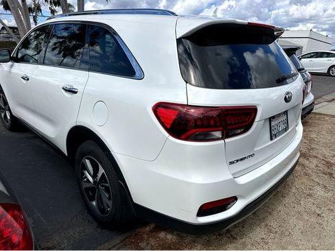 Used 2019 Kia Sorento EX w/ EX Touring Package image 4