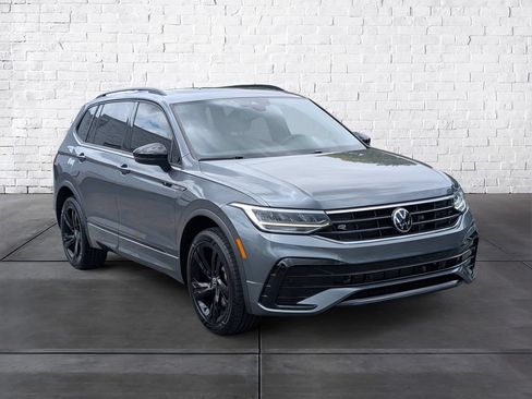 Certified 2023 Volkswagen Tiguan SE R-Line FWD image 1