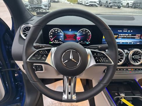 Used 2025 Mercedes-Benz GLA 250 4MATIC image 14