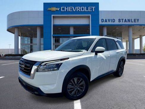 Used 2023 Nissan Pathfinder SV AWD/4WD image 1