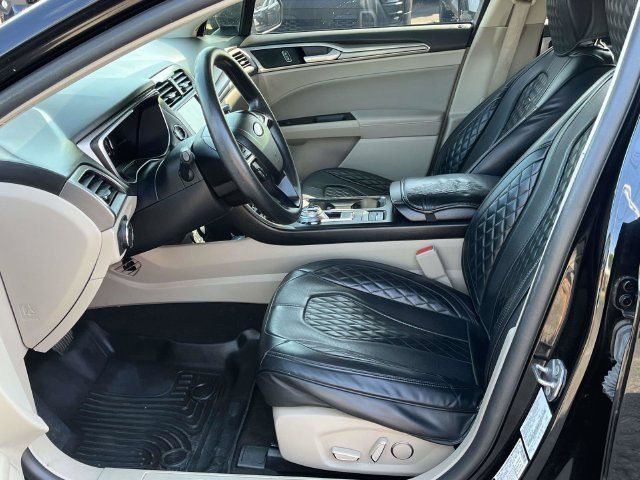 Used 2020 Ford Fusion SE FWD image 13