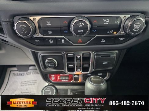 New 2025 Jeep Gladiator Mojave image 23