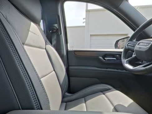 New 2026 GMC Yukon XL Denali w/ Sun & Power Step Package AWD/4WD image 30