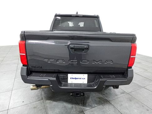 Used 2025 Toyota Tacoma TRD Off-Road AWD/4WD image 5