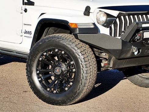 Used 2018 Jeep Wrangler Unlimited Sahara image 4