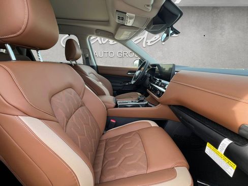 New 2026 Nissan Pathfinder Platinum image 24