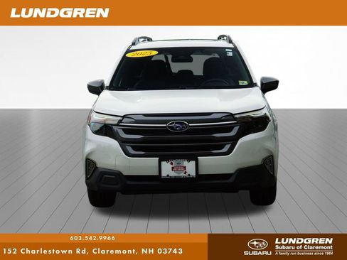 Certified 2025 Subaru Forester Premium AWD/4WD image 35