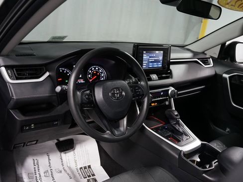 Used 2021 Toyota RAV4 XLE w/ Convenience Package image 11