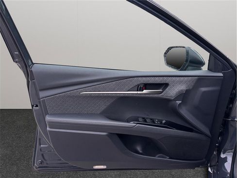 Used 2025 Toyota Camry XLE image 19