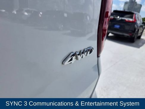 Used 2018 Ford Explorer XLT w/ Equipment Group 202A AWD/4WD image 13