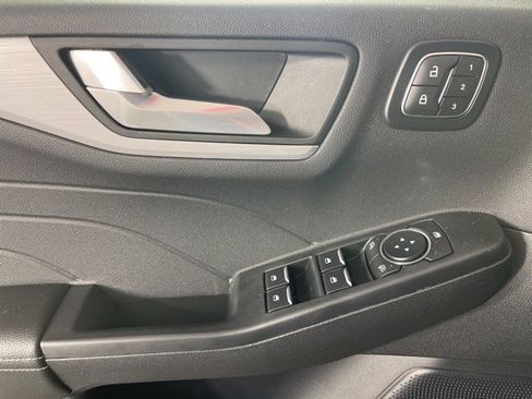 Used 2025 Ford Escape Platinum image 27