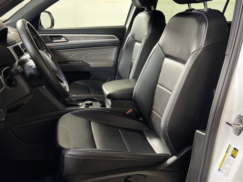 Used 2022 Volkswagen Atlas Cross Sport SE image 11