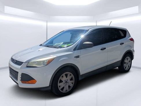 Used 2015 Ford Escape S FWD image 7