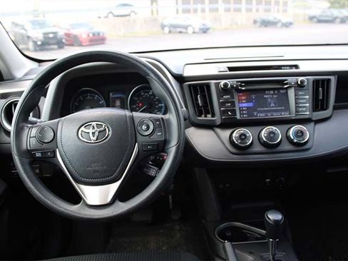 Used 2017 Toyota RAV4 LE w/ All Weather Liner Package AWD/4WD image 10