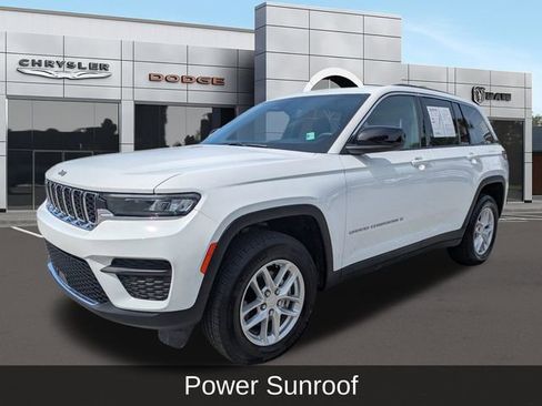 Used 2024 Jeep Grand Cherokee Laredo X w/ Luxury Tech Group I AWD/4WD image 8