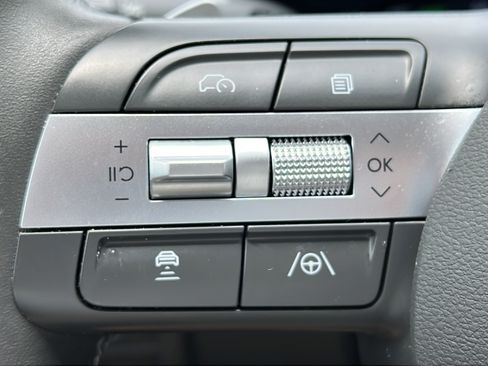 Used 2025 Hyundai Sonata Limited FWD image 22