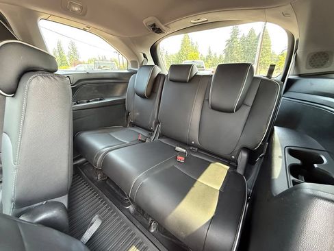 Used 2024 Honda Odyssey Elite image 16