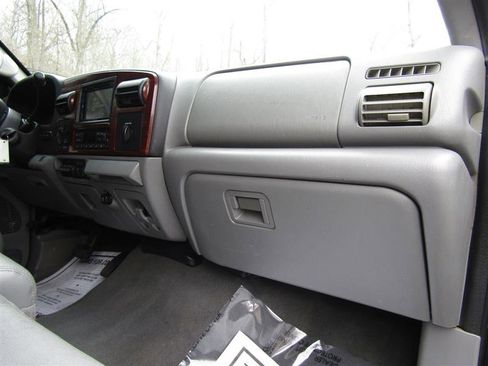 Used 2005 Ford F250 Lariat image 32