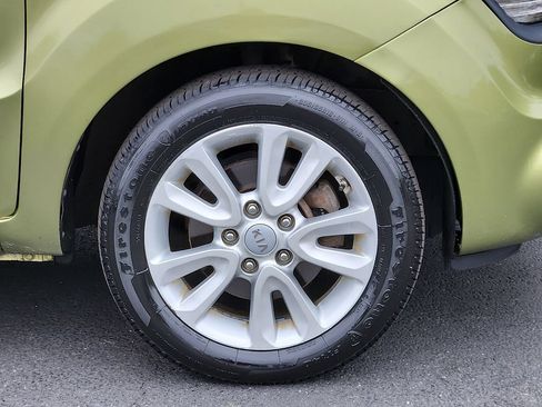 Used 2013 Kia Soul + w/ Audio Pkg FWD image 13