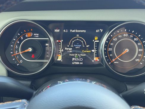 Used 2021 Jeep Wrangler Unlimited Sahara AWD/4WD image 15