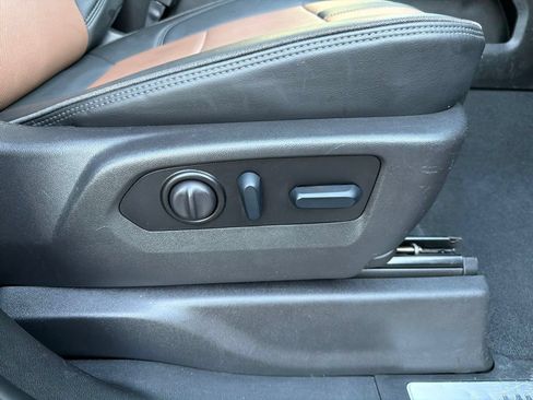 Used 2022 Chevrolet Silverado 3500 High Country w/ Safety Package II AWD/4WD image 16