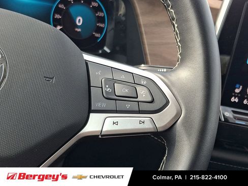 Used 2025 Volkswagen Atlas SE AWD/4WD image 26