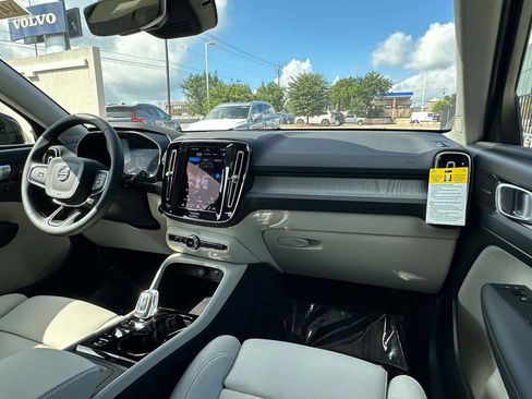 New 2026 Volvo XC40 B5 Ultra w/ Climate Package image 10