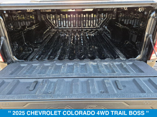 Used 2025 Chevrolet Colorado Trail Boss AWD/4WD image 30