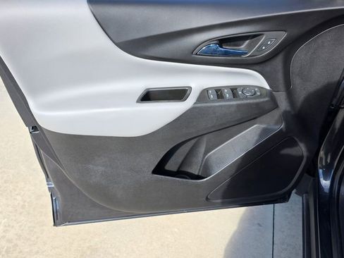 Used 2022 Chevrolet Equinox LS w/ LS Convenience Package image 24