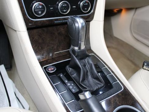 Used 2014 Volkswagen Passat TDI SEL Premium FWD image 13