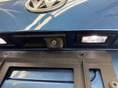 Used 2020 Volkswagen Tiguan SE w/ Panoramic Sunroof Package image 14