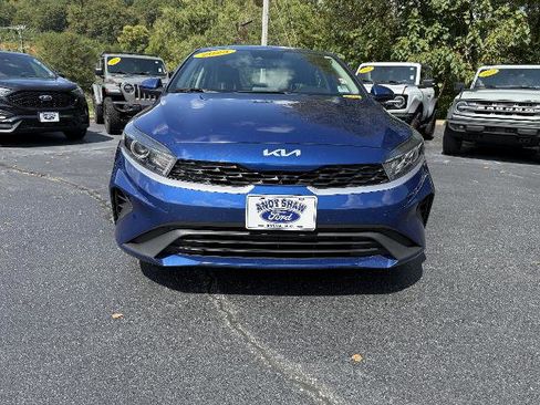 Used 2023 Kia Forte LXS image 2