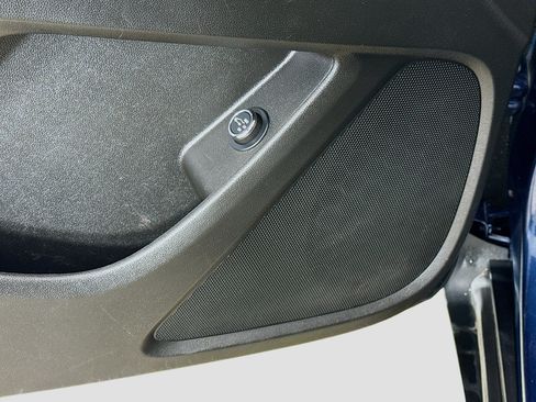 Used 2023 Chevrolet Traverse LT w/ LPO, Floor Liner Package FWD image 20