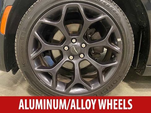 Used 2019 Chrysler 300 S RWD image 6