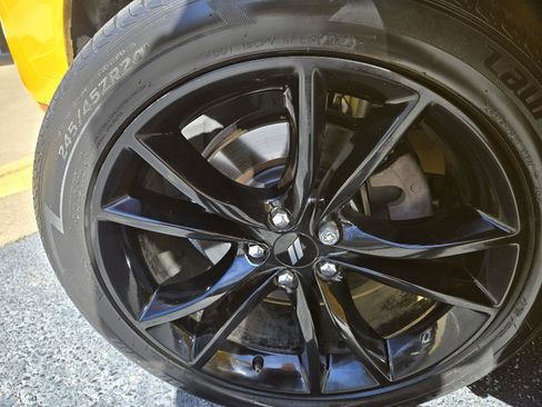 Used 2018 Dodge Challenger SXT Plus image 10