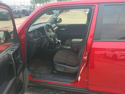 Used 2024 Toyota 4Runner TRD Off-Road image 3