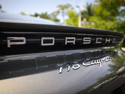Used 2025 Porsche 718 Cayman RWD image 19