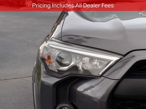 Used 2023 Toyota 4Runner TRD Off-Road Premium w/ Moonroof Package AWD/4WD image 11
