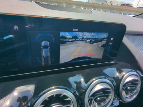 Certified 2025 Mercedes-Benz GLA 250 image 7