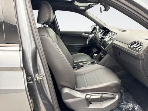 Used 2021 Volkswagen Tiguan SE R-Line AWD/4WD image 18