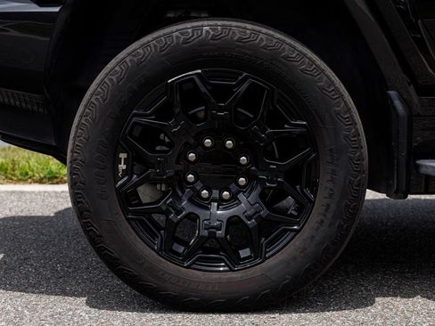 Used 2025 GMC Hummer EV 2X AWD/4WD image 44